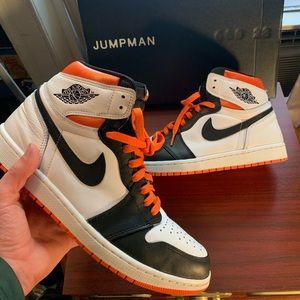 Jordan 1 Retro High OG Electro Orange Size 11 Mens 555088-180
